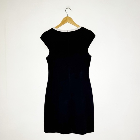 Michael Kors Collection Scoop Neck Designer Cap Sleeve
Navy Dress Career Size 8 - Picture 2 of 5
